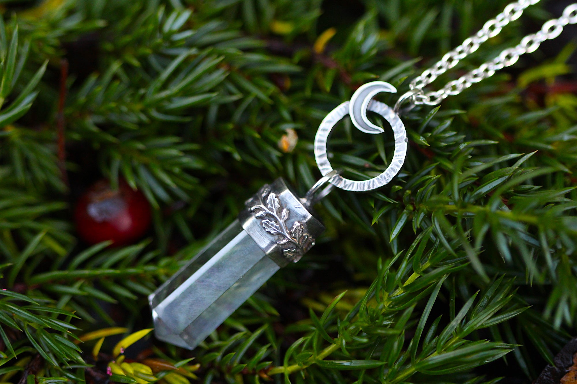 CLEAR WATERS Sterling Silver Necklace with Clear Quartz