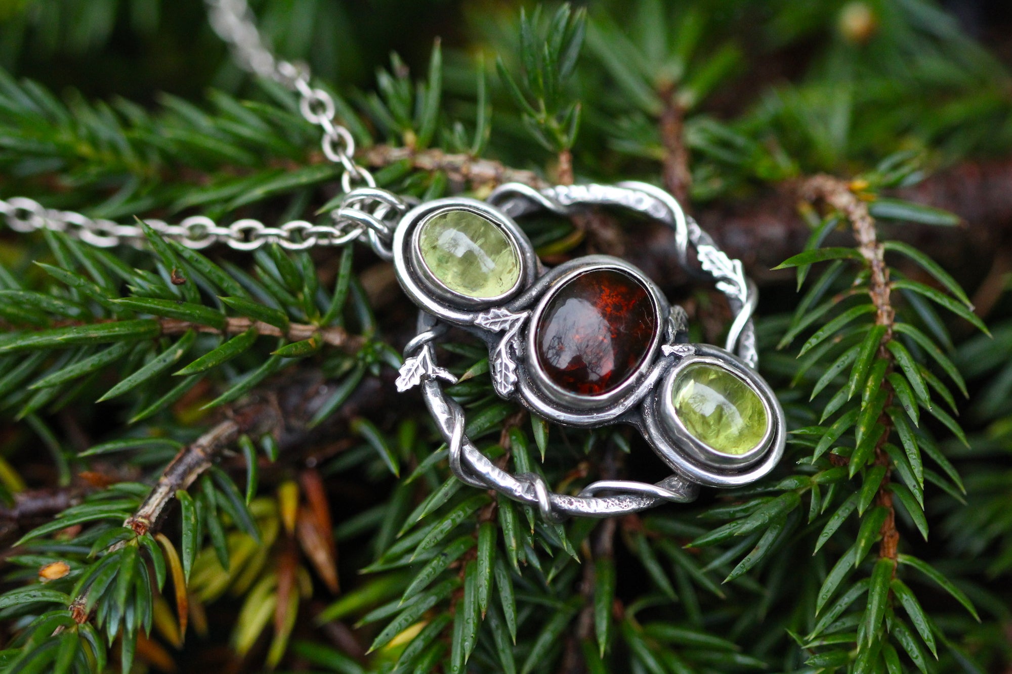 WILDWOODS Sterling Silver Necklace with Amber & Peridot