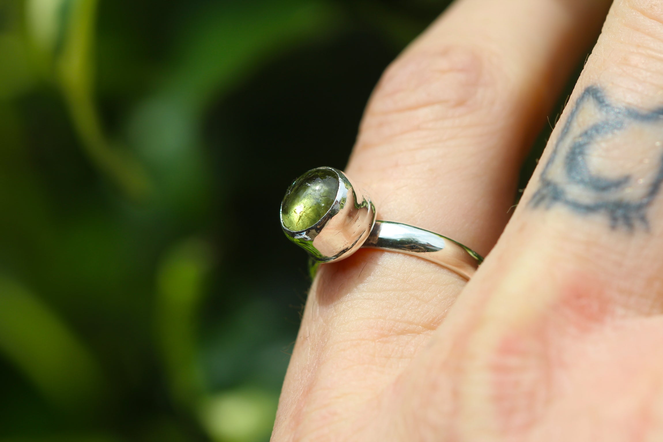 HEARTLANDS Handmade Sterling Silver Peridot Ring - Size O / US 7