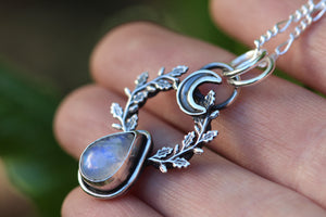 MOONDROP Sterling Silver Necklace with Rainbow Moonstone