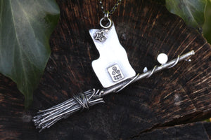 THE FAMILIAR Sterling Silver Necklace with a Sodalite Cat and Rainbow Moonstone