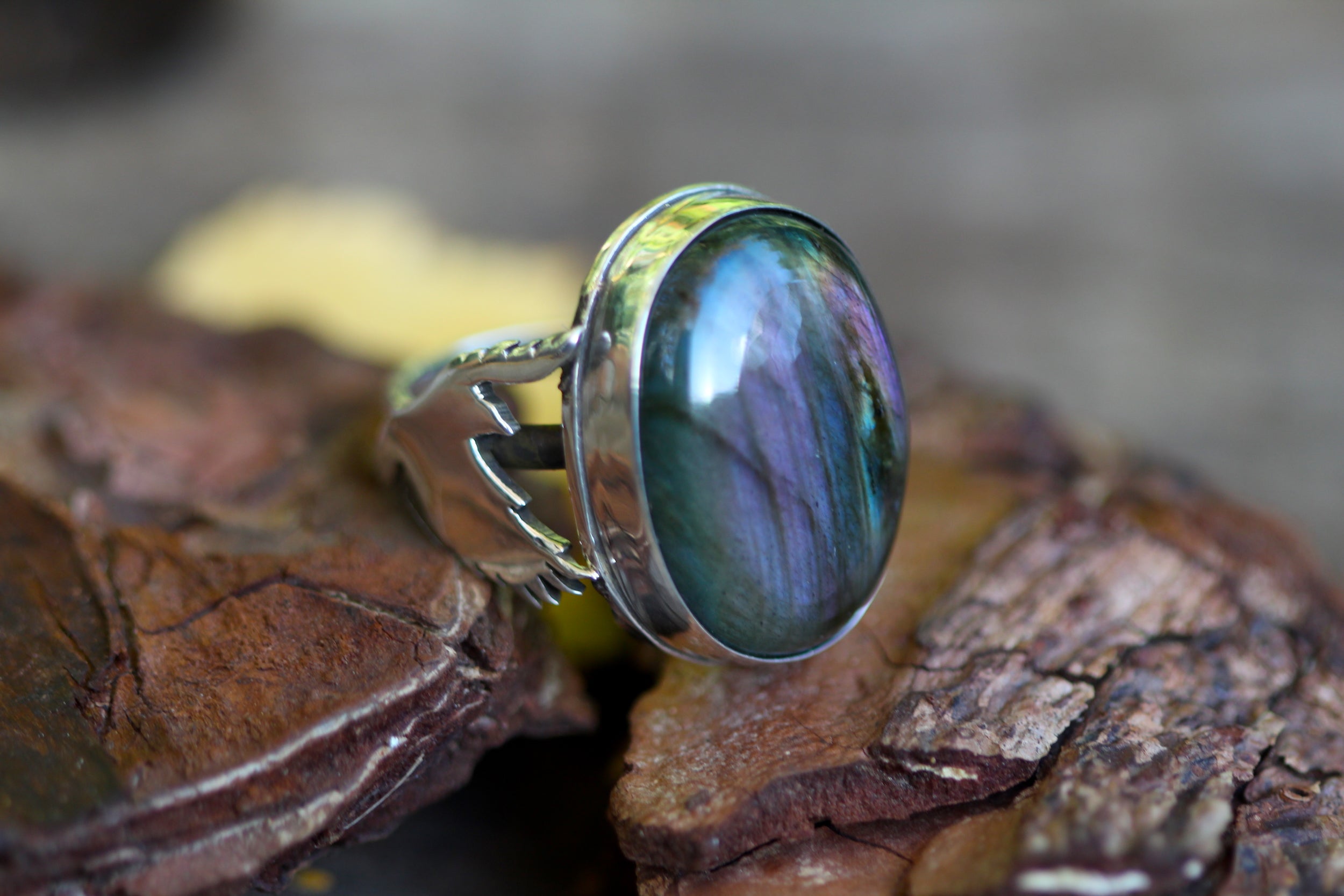 NATURES ALTAR Handmade Sterling Silver Ring with Purple Labradorite - Size N / 6.5