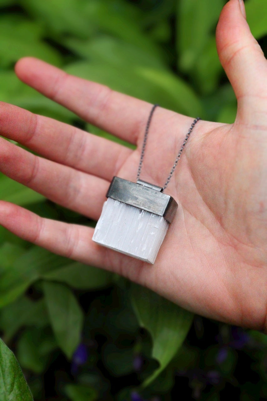 DARK TREASURE Handmade Sterling Silver Necklace with Selenite